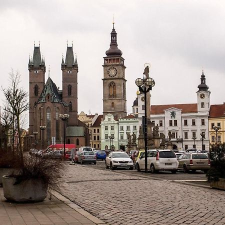 Apartman V Centru Na Velkem Namesti Hradec Králové Eksteriør bilde