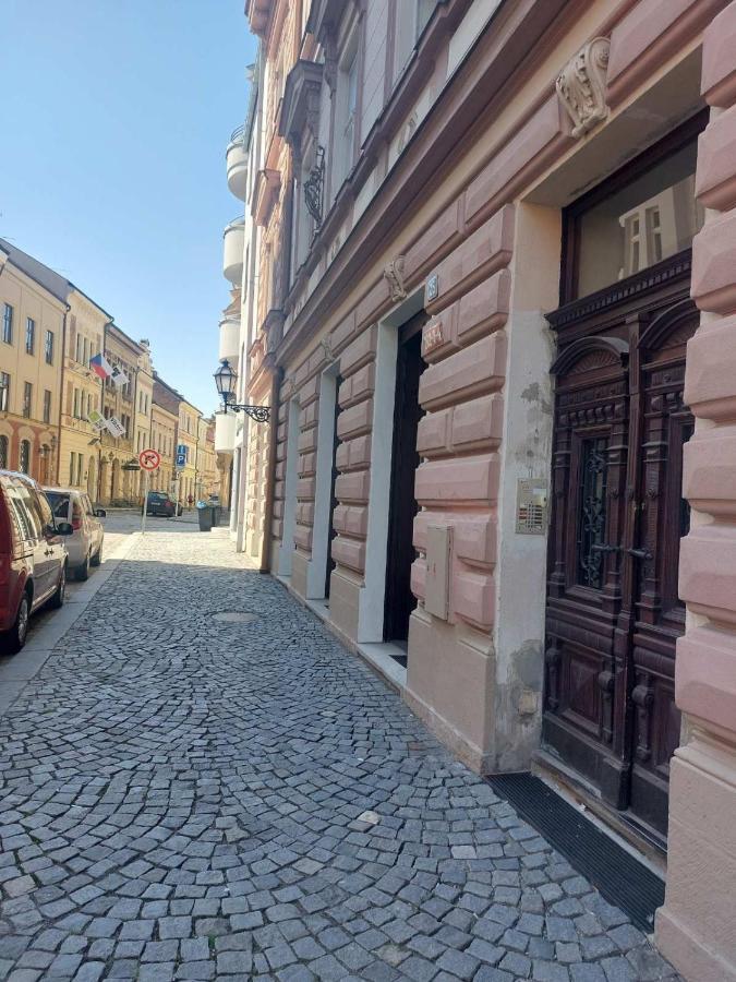 Apartman V Centru Na Velkem Namesti Hradec Králové Eksteriør bilde